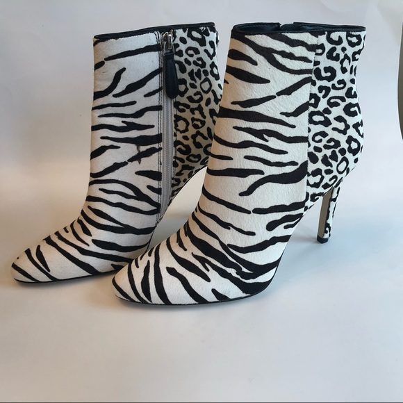 Guess Shoes - NWT Guess Los Angeles Dress Bootie